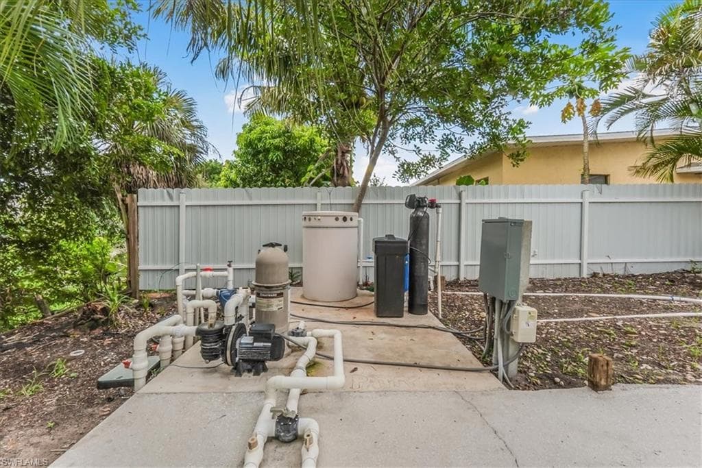 1860 51st St SW, Naples, FL 34116-36