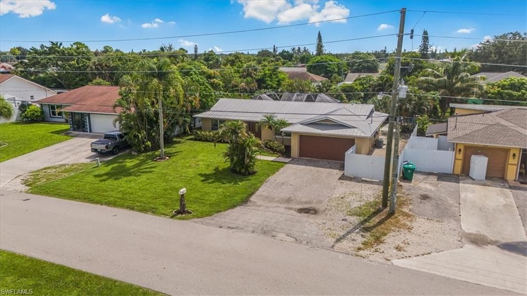 1860 51st St SW, Naples, FL 34116-39