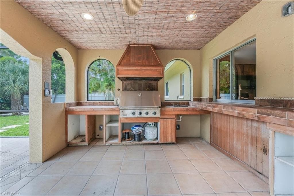 1860 51st St SW, Naples, FL 34116-5