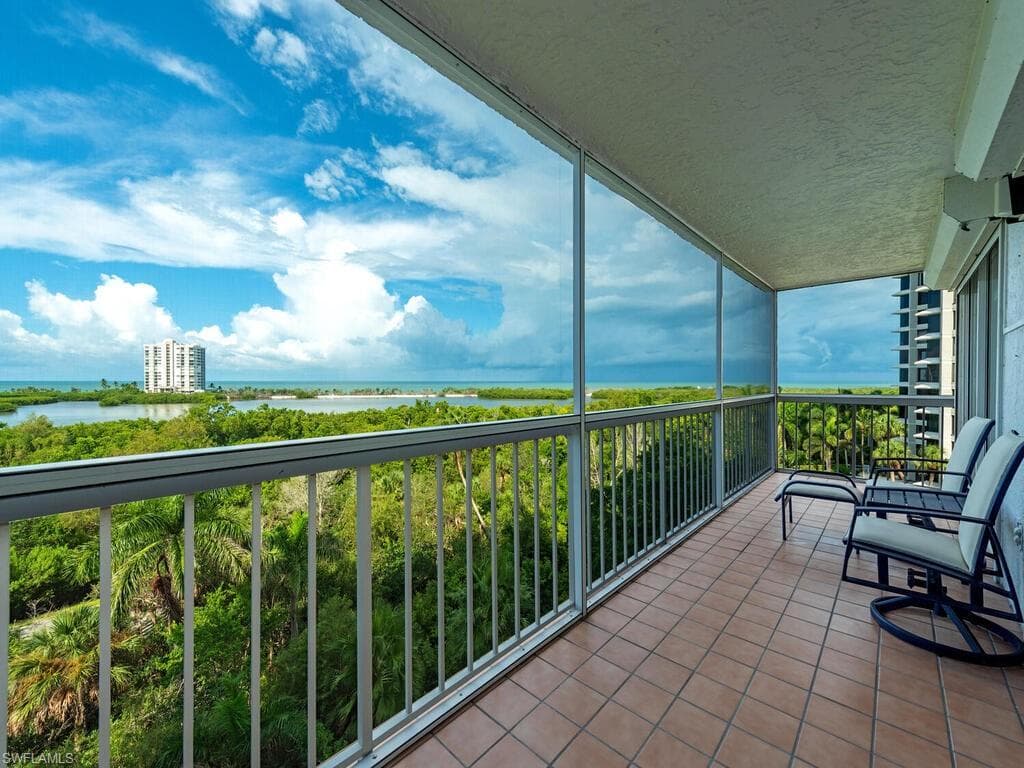 5501 Heron Point Dr 504, Naples, FL 34108-13