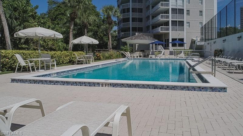 5501 Heron Point Dr 504, Naples, FL 34108-17
