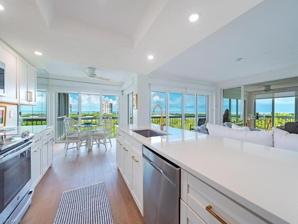 5501 Heron Point Dr 504, Naples, FL 34108-1