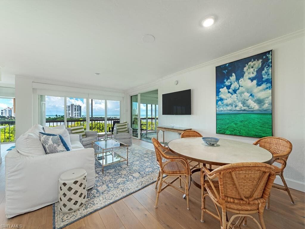 5501 Heron Point Dr 504, Naples, FL 34108-4