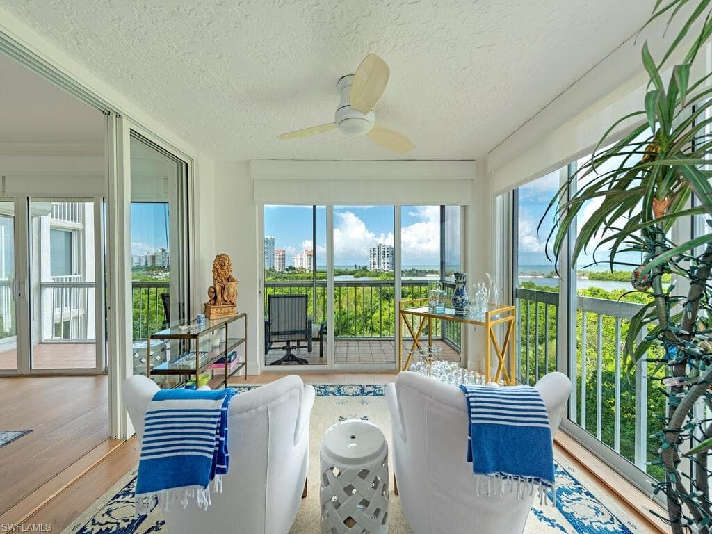 5501 Heron Point Dr 504, Naples, FL 34108-7