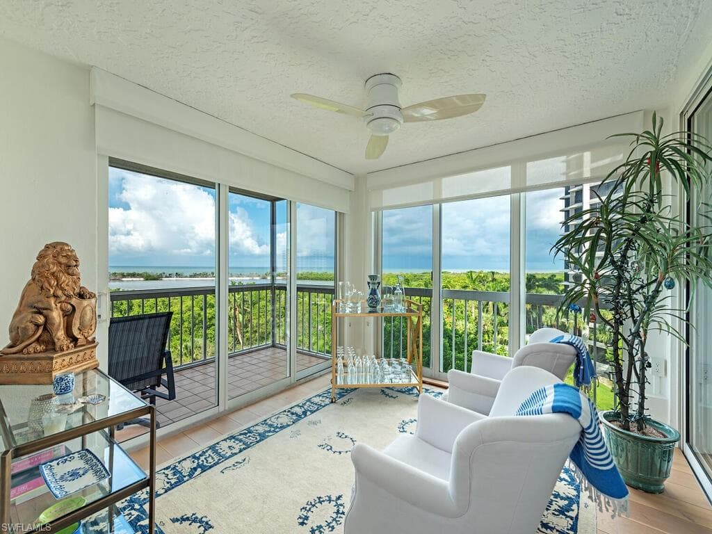 5501 Heron Point Dr 504, Naples, FL 34108-8