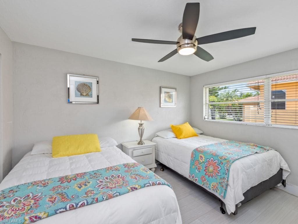 291 Flamingo Cir, Marco Island, FL 34145-15
