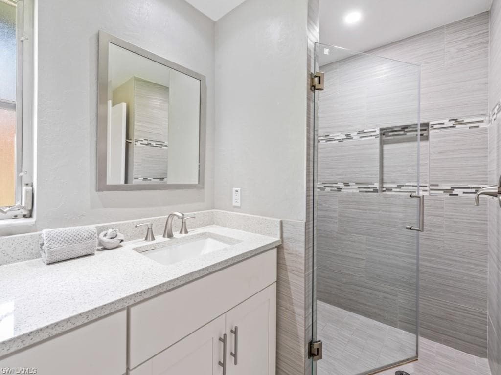 291 Flamingo Cir, Marco Island, FL 34145-18