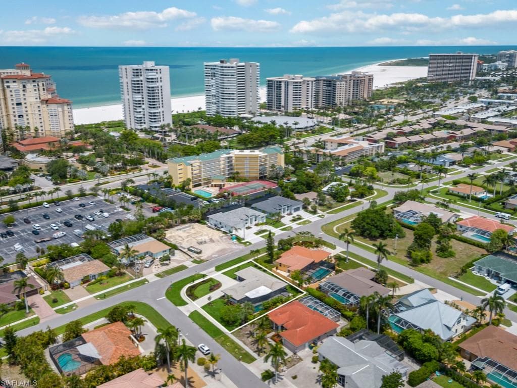 291 Flamingo Cir, Marco Island, FL 34145-2