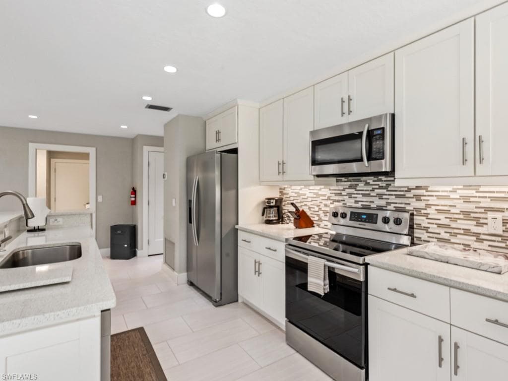 291 Flamingo Cir, Marco Island, FL 34145-6
