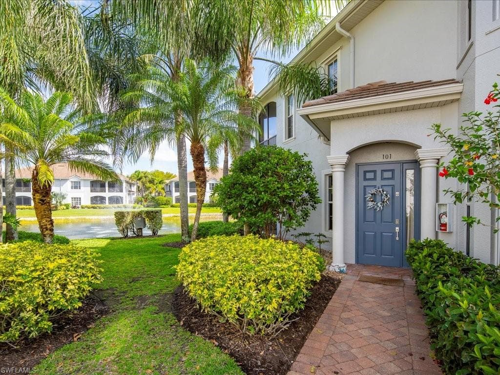 5025 Blauvelt Way 101, Naples, FL 34105-1