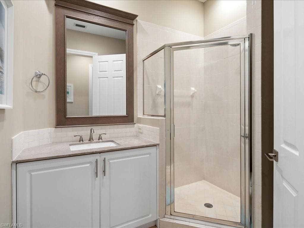 5025 Blauvelt Way 101, Naples, FL 34105-19