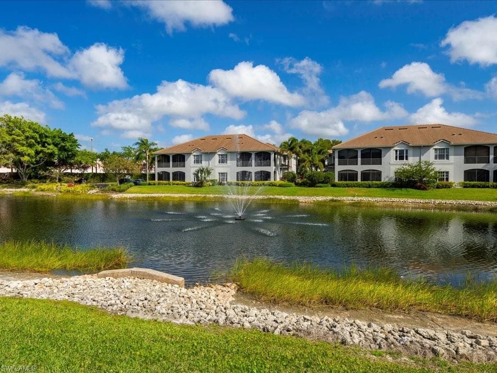 5025 Blauvelt Way 101, Naples, FL 34105-22