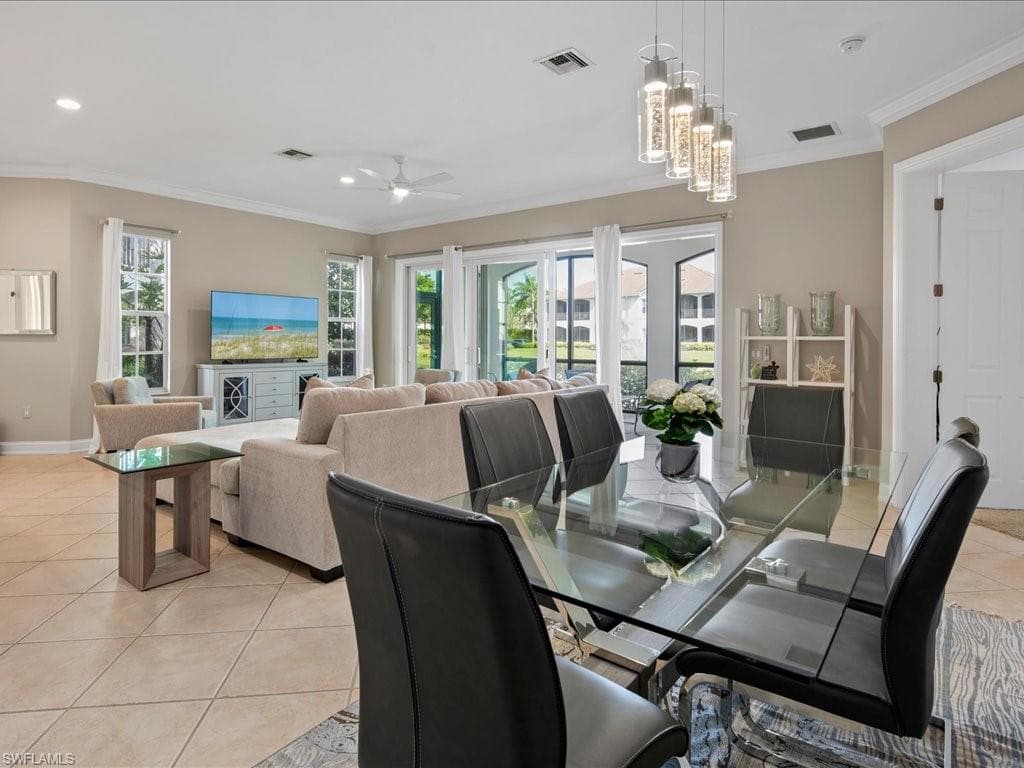 5025 Blauvelt Way 101, Naples, FL 34105-7