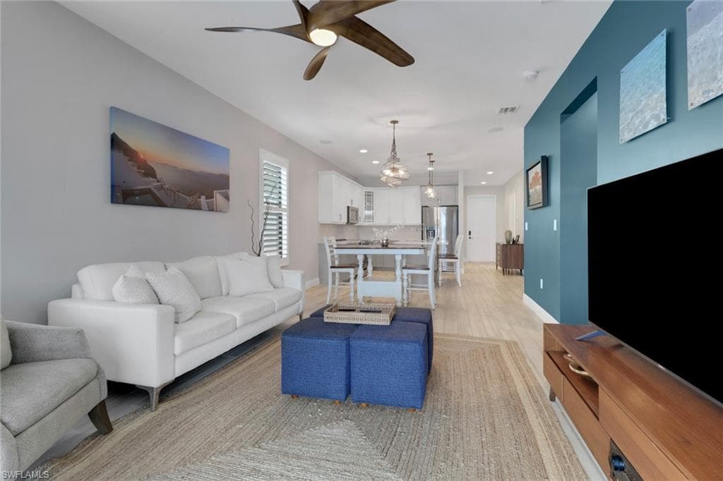 8858 Madrid Cir, Naples, FL 34104-11