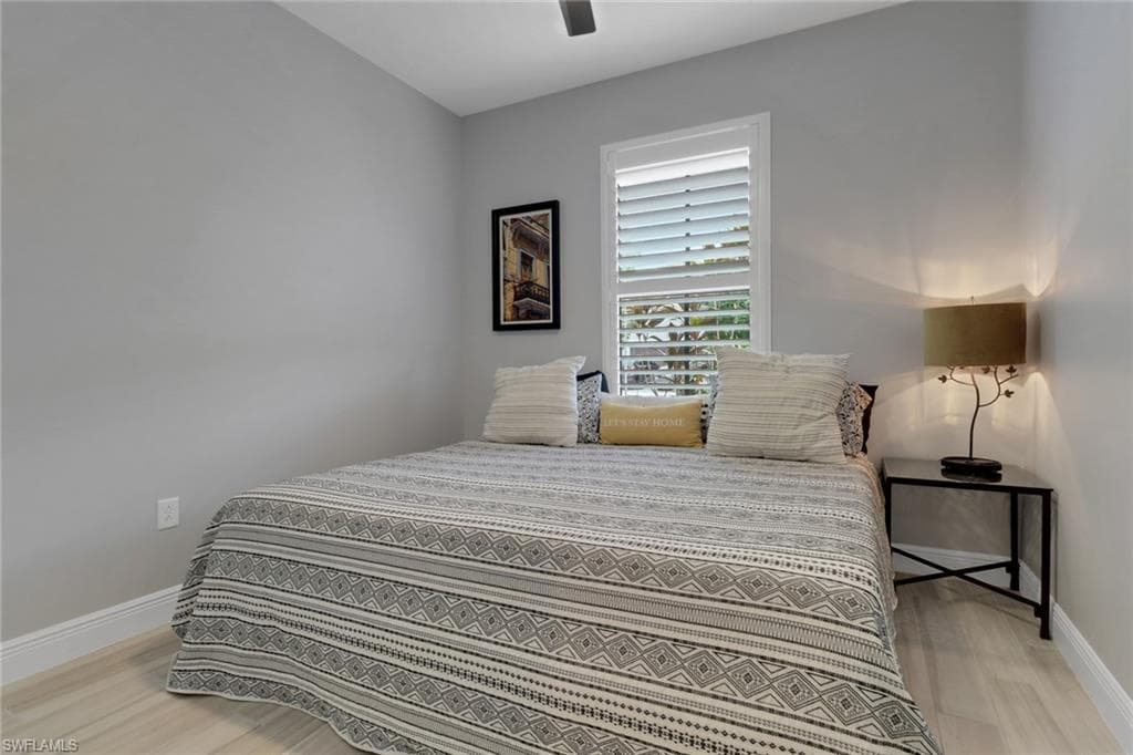 8858 Madrid Cir, Naples, FL 34104-15