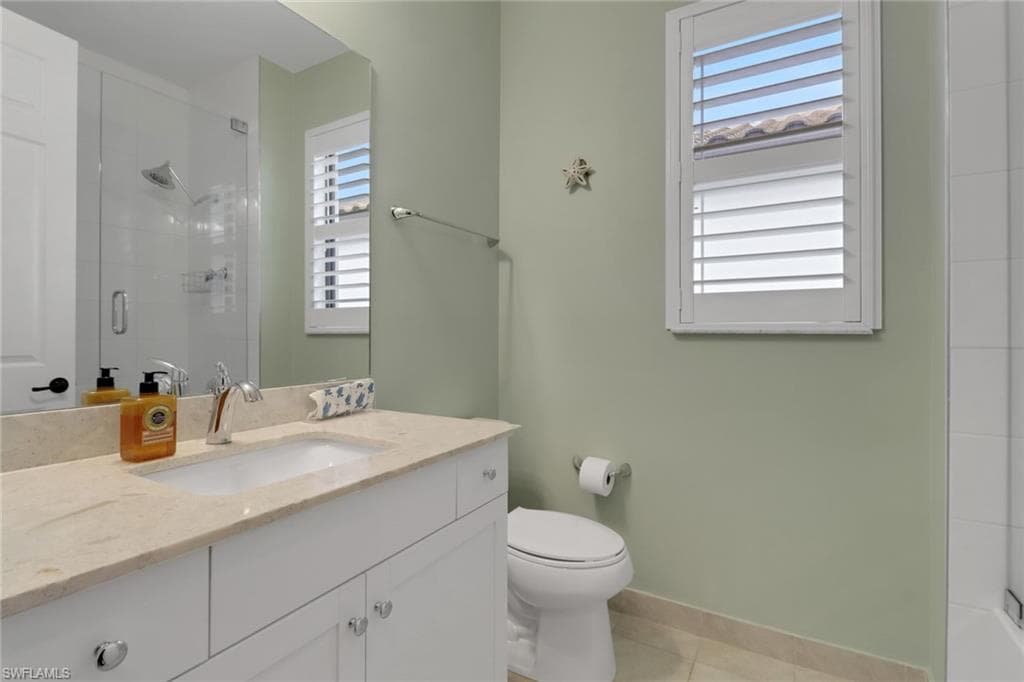 8858 Madrid Cir, Naples, FL 34104-16