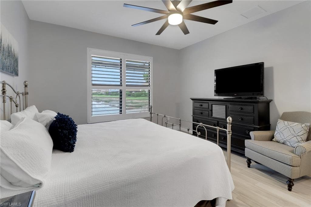 8858 Madrid Cir, Naples, FL 34104-17