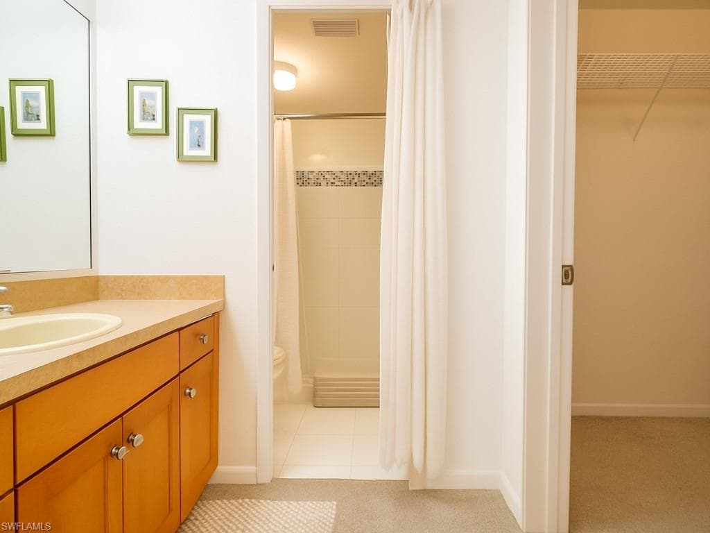 3400 Frosty Way 4704, Naples, FL 34112-18