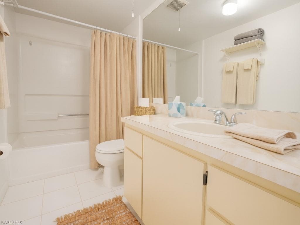 3400 Frosty Way 4704, Naples, FL 34112-26