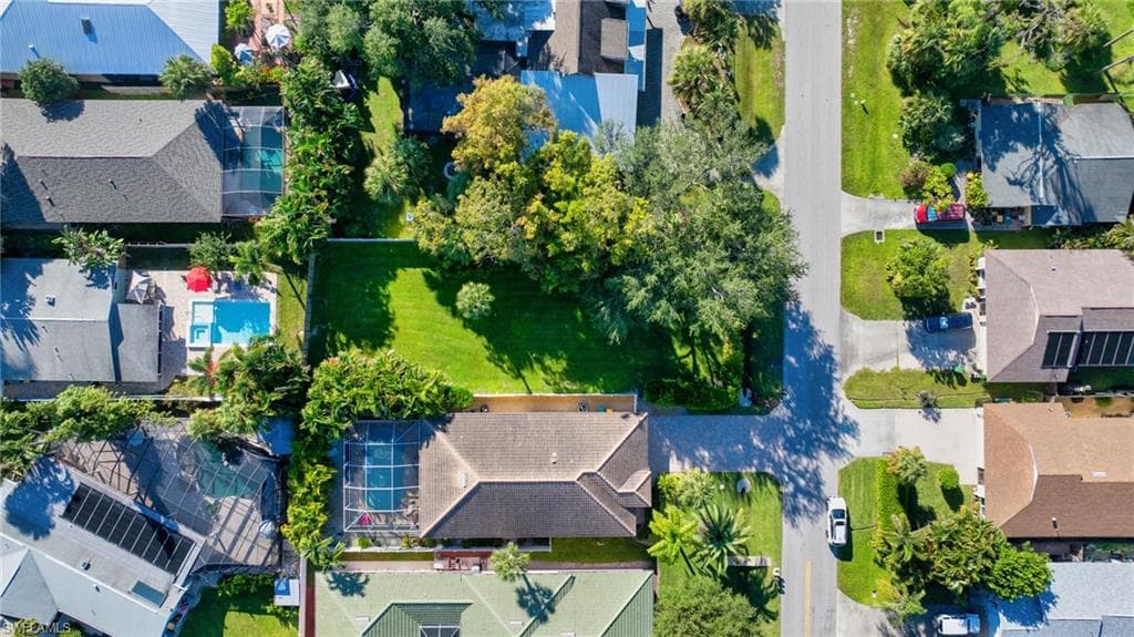 790 97th Ave N, Naples, FL 34108-2
