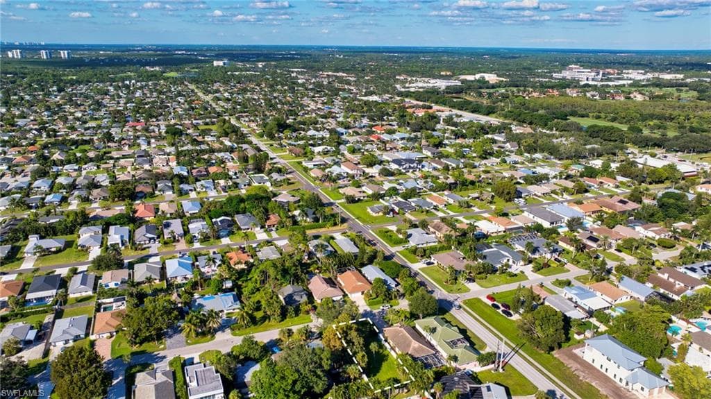790 97th Ave N, Naples, FL 34108-7