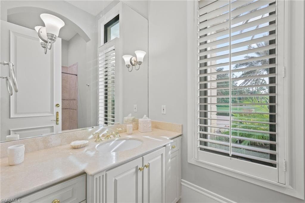 6489 Highcroft Dr, Naples, FL 34119-25