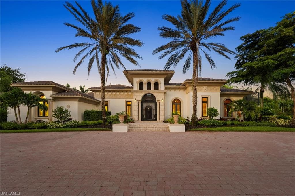 6489 Highcroft Dr, Naples, FL 34119-1