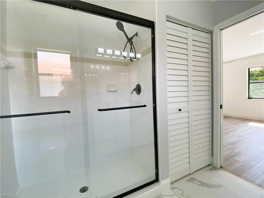 6645 Huntington Lakes Cir 204, Naples, FL 34119-16
