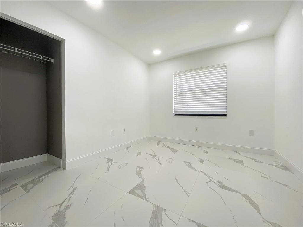 6645 Huntington Lakes Cir 204, Naples, FL 34119-18