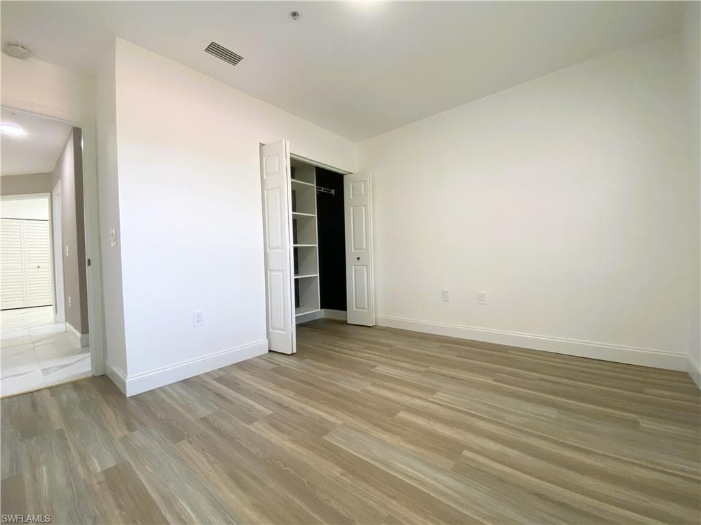 6645 Huntington Lakes Cir 204, Naples, FL 34119-19