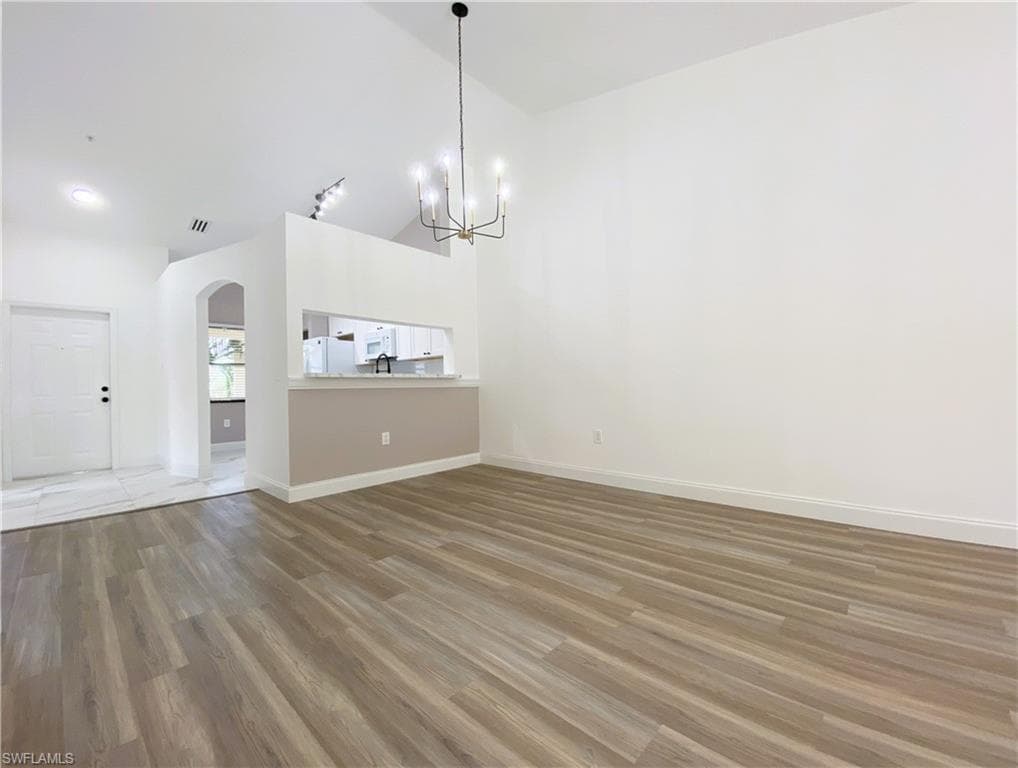 6645 Huntington Lakes Cir 204, Naples, FL 34119-3