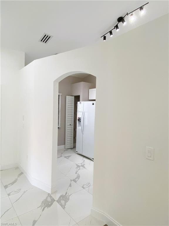 6645 Huntington Lakes Cir 204, Naples, FL 34119-7