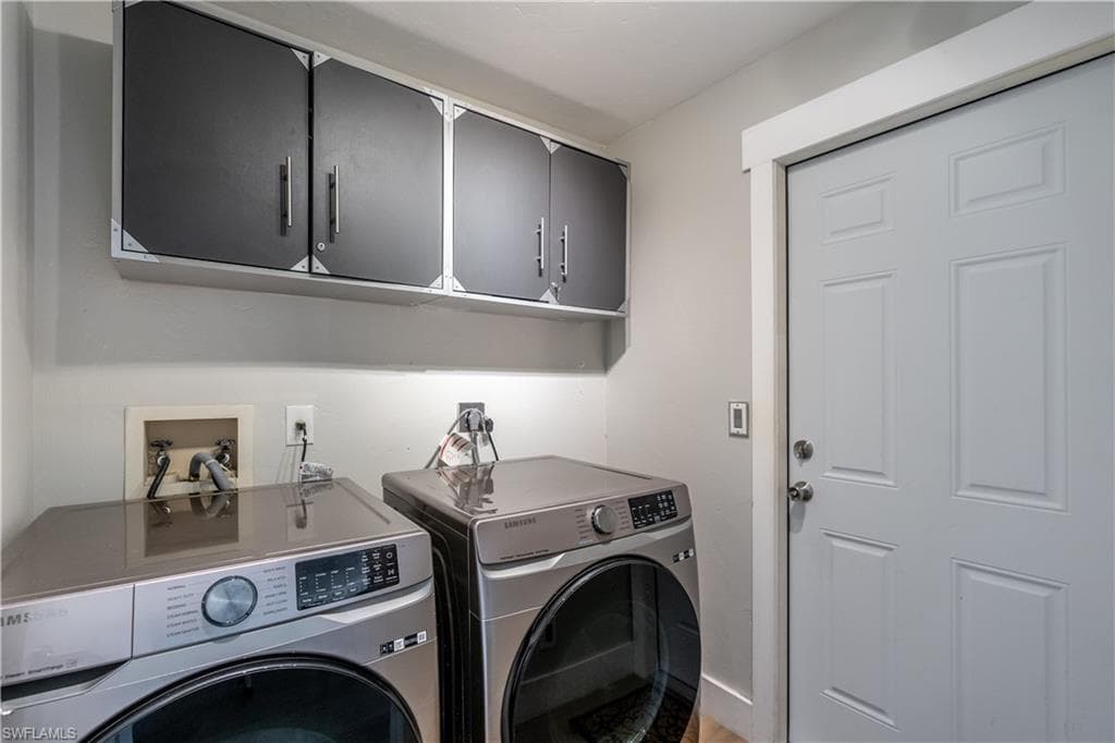 2237 Kings Lake Blvd, Naples, FL 34112-36