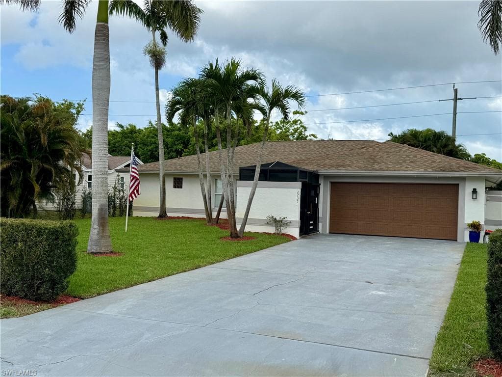 2237 Kings Lake Blvd, Naples, FL 34112-41