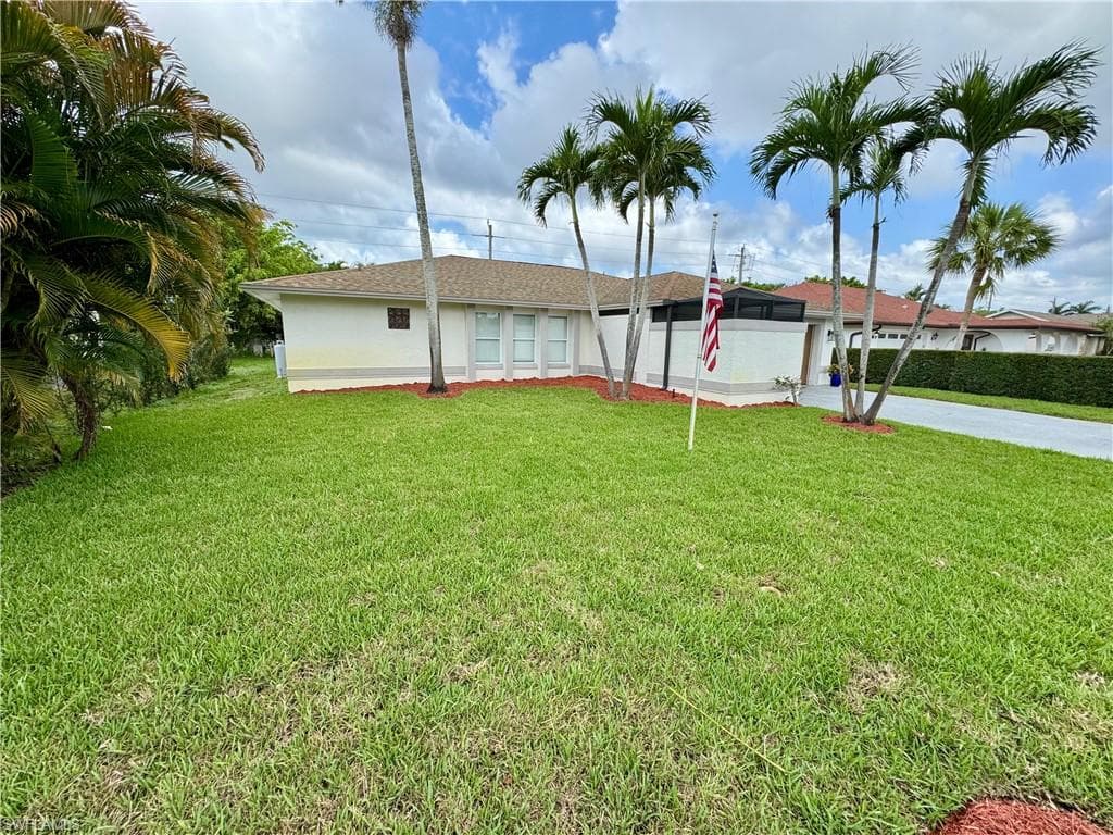 2237 Kings Lake Blvd, Naples, FL 34112-43