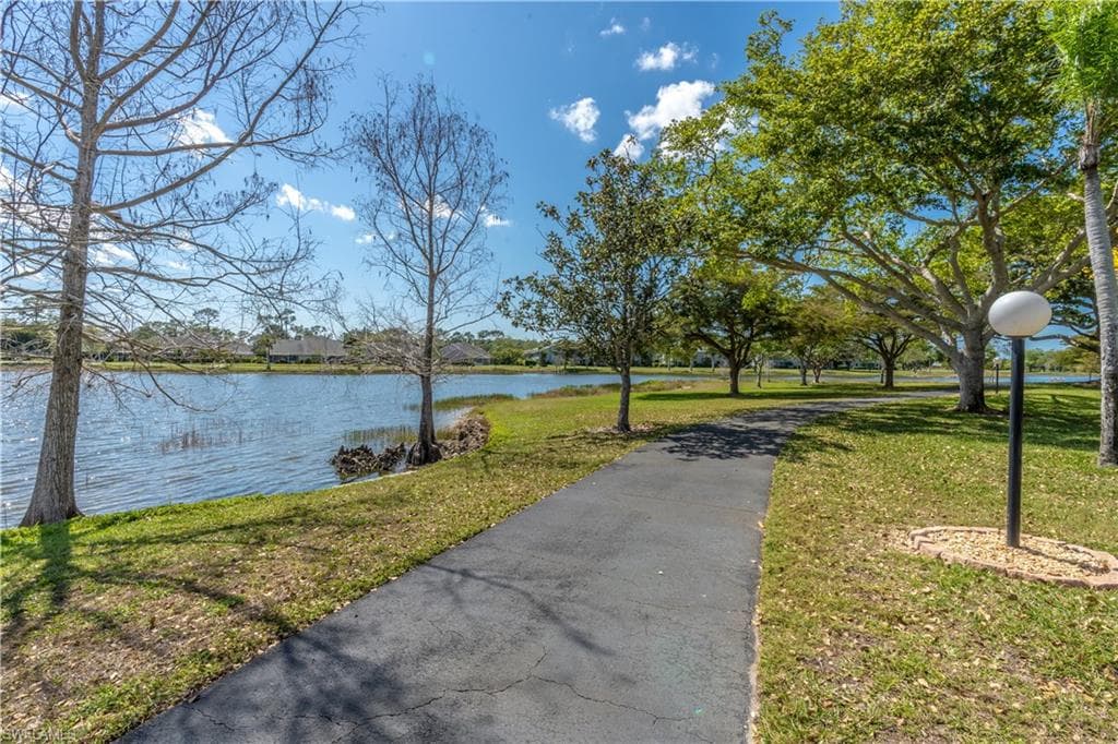 2237 Kings Lake Blvd, Naples, FL 34112-49