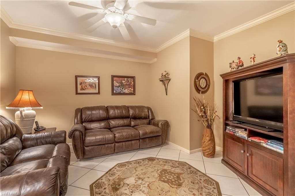 725 Saratoga Cir A103, Naples, FL 34104-11