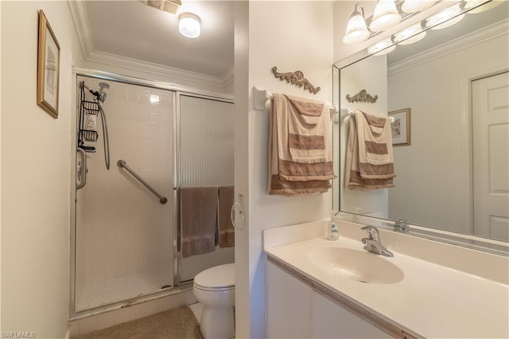 725 Saratoga Cir A103, Naples, FL 34104-17