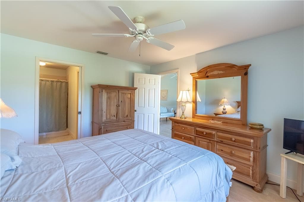 725 Saratoga Cir A204, Naples, FL 34104-16