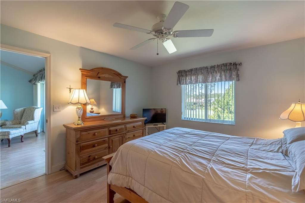 725 Saratoga Cir A204, Naples, FL 34104-17