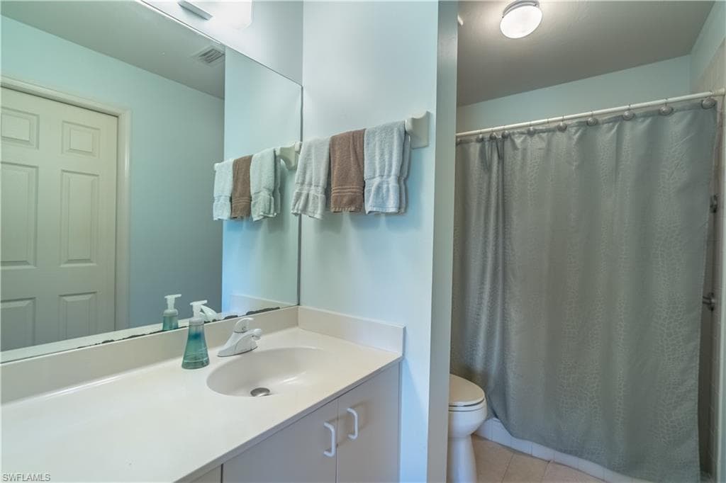 725 Saratoga Cir A204, Naples, FL 34104-18