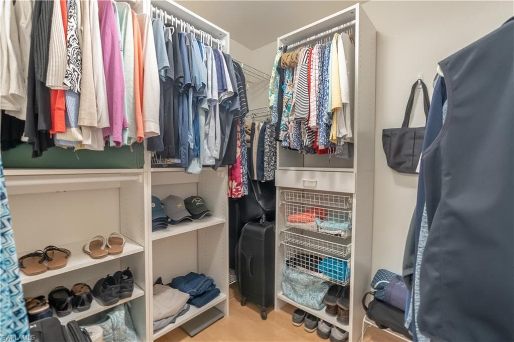 725 Saratoga Cir A204, Naples, FL 34104-19