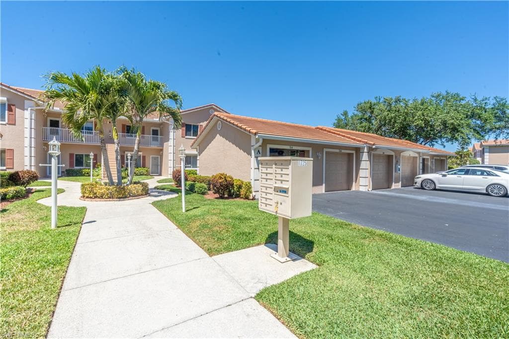 725 Saratoga Cir A204, Naples, FL 34104-32