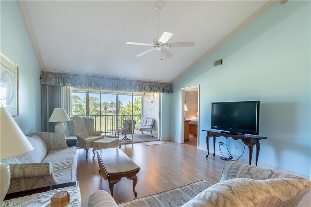 725 Saratoga Cir A204, Naples, FL 34104-4