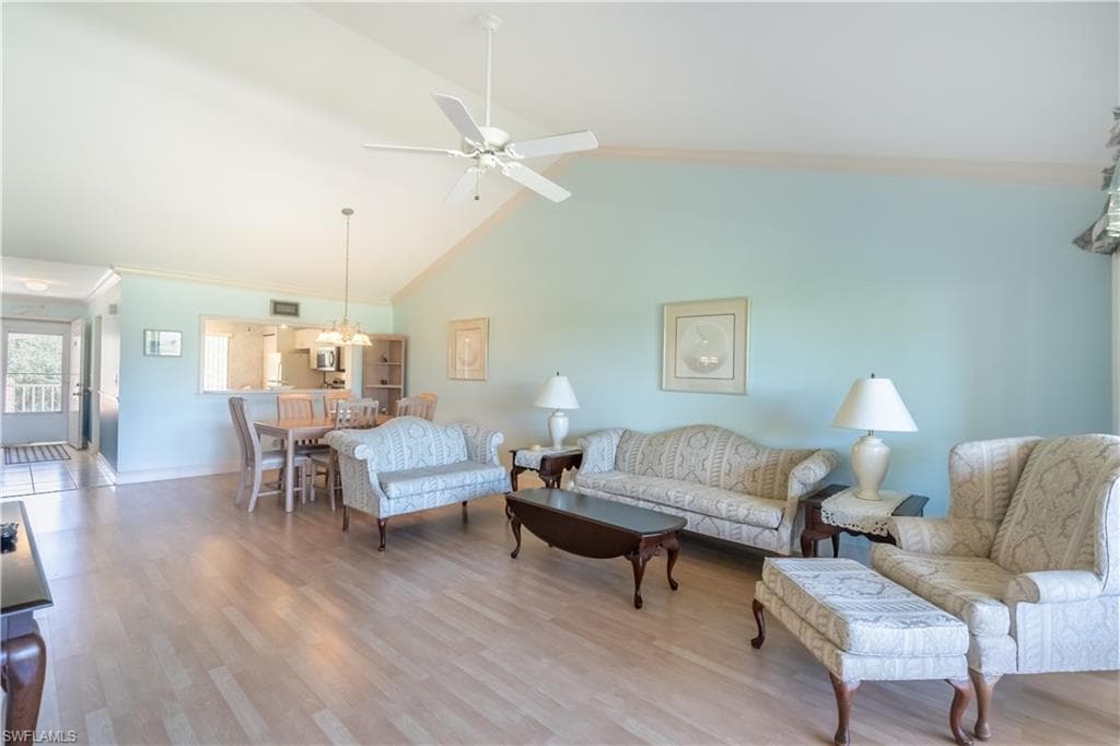 725 Saratoga Cir A204, Naples, FL 34104-5