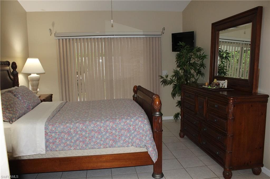 10987 Fieldfair Dr, Naples, FL 34119-17