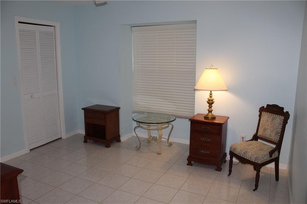 10987 Fieldfair Dr, Naples, FL 34119-20