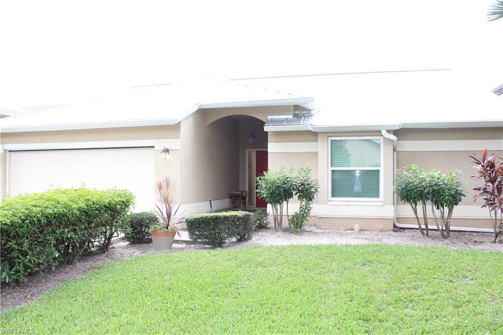 10987 Fieldfair Dr, Naples, FL 34119-33