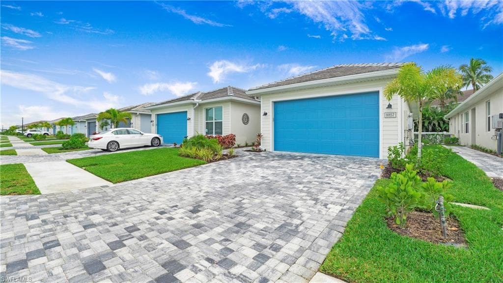 8857 Oceana Way, Naples, FL 34114-29