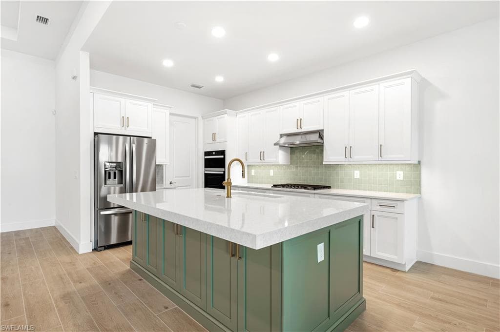 9033 Wisteria Way, Naples, FL 34114-6
